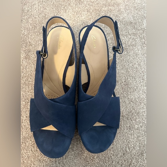 Clarks Maritsa Lara Navy Suede Platform Sandals Size 8.5 - Picture 2 of 8